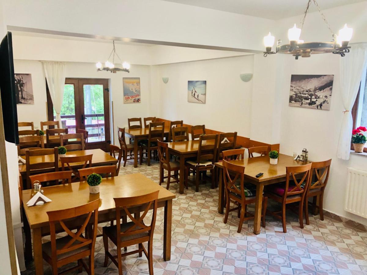 Pensiune & Restaurant Kalinder Buşteni Exterior foto